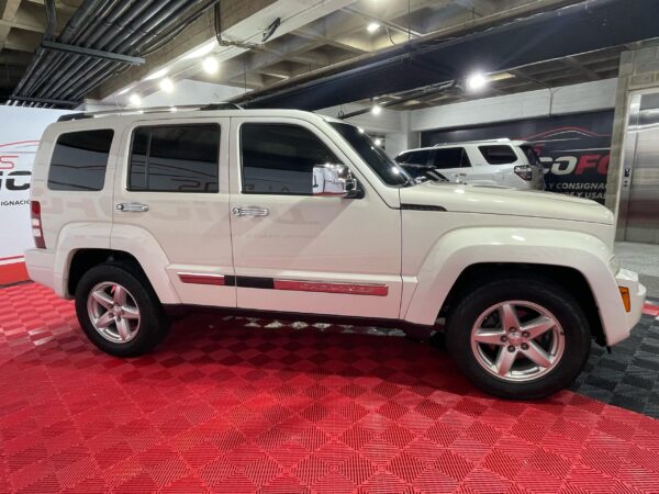 JEEP CHEROKEE KK 2009 - Image 2