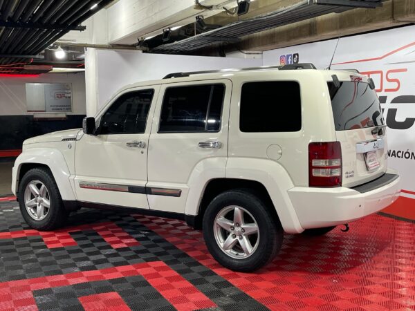JEEP CHEROKEE KK 2009 - Image 3