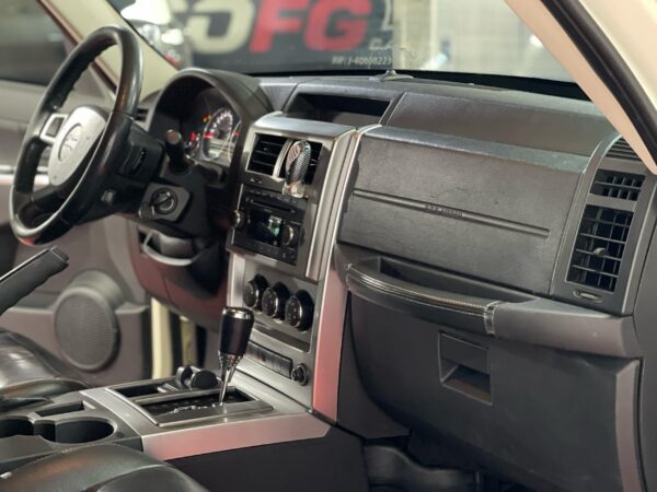 JEEP CHEROKEE KK 2009 - Image 6