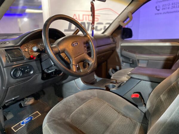 FORD EXPLORER 2004 - Image 5
