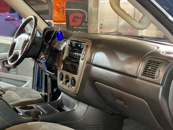 FORD EXPLORER 2004 - Image 6