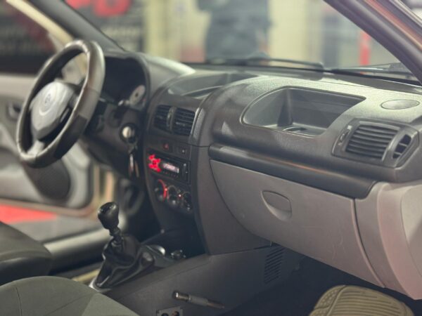 RENAULT CLIO 2008 - Image 6