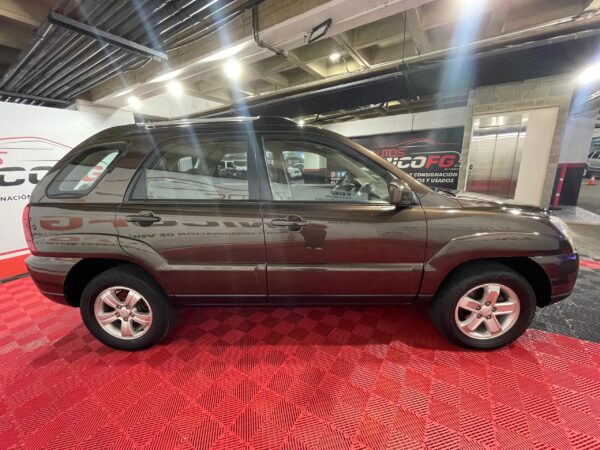 KIA SPORTAGE 2009 - Image 2