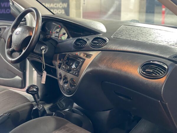 FORD FOCUS 2.0 2006 - Image 6