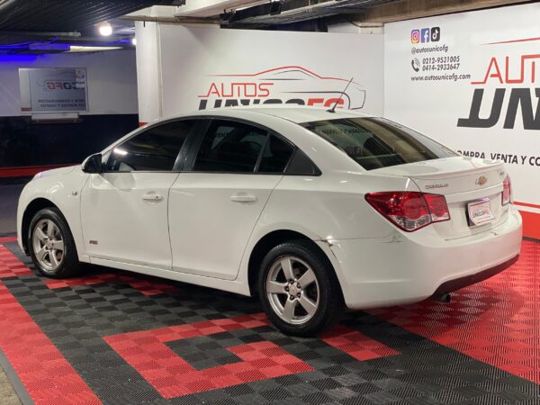 CHEVROLET CRUZE 2011 - Image 3