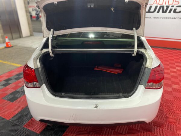 CHEVROLET CRUZE 2011 - Image 8