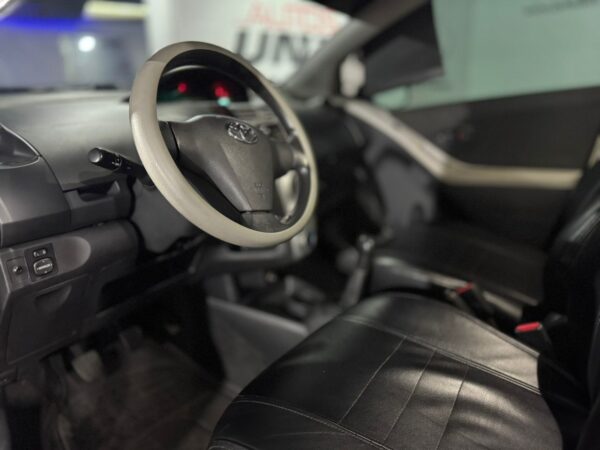 TOYOTA YARIS 2007 - Image 5