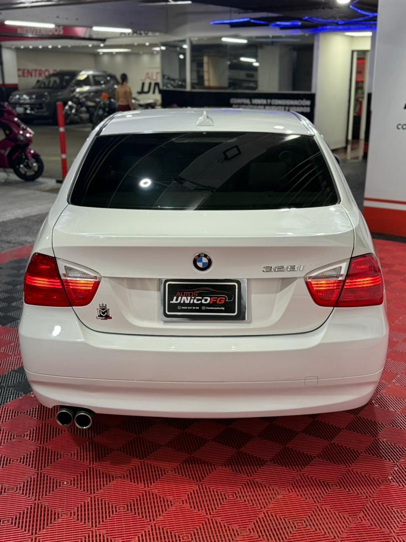 BMW 328I 2008 - Image 4