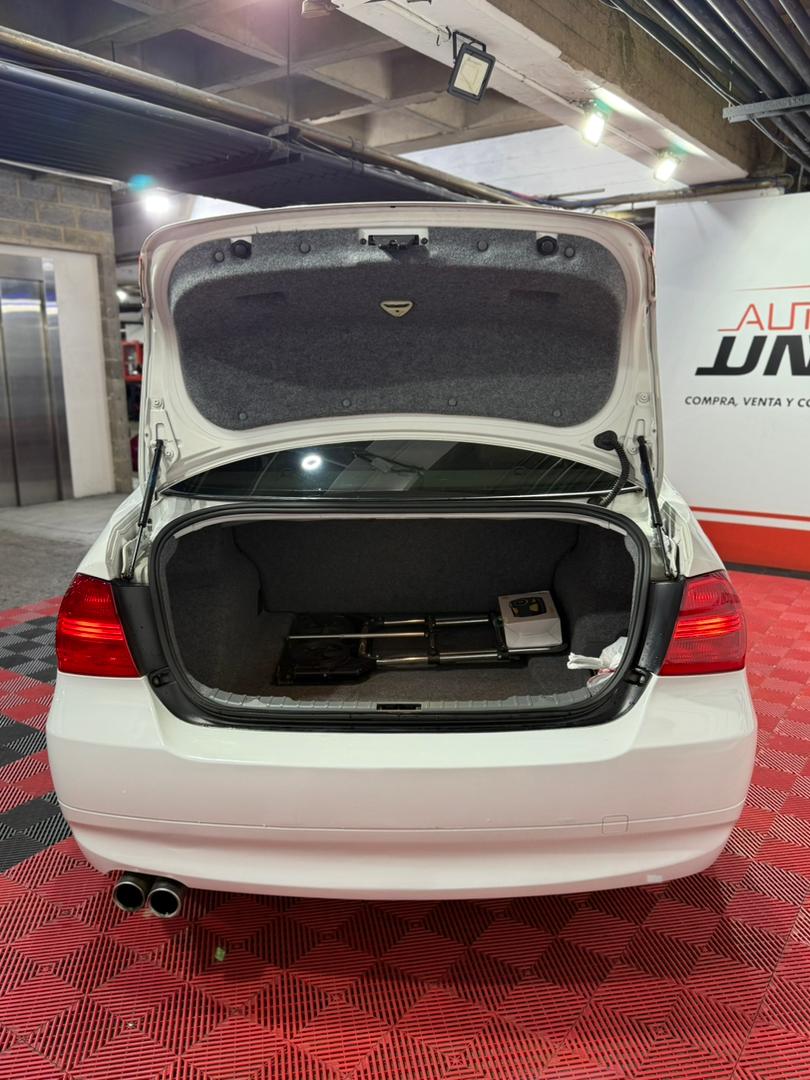 BMW 328I 2008 - Image 12