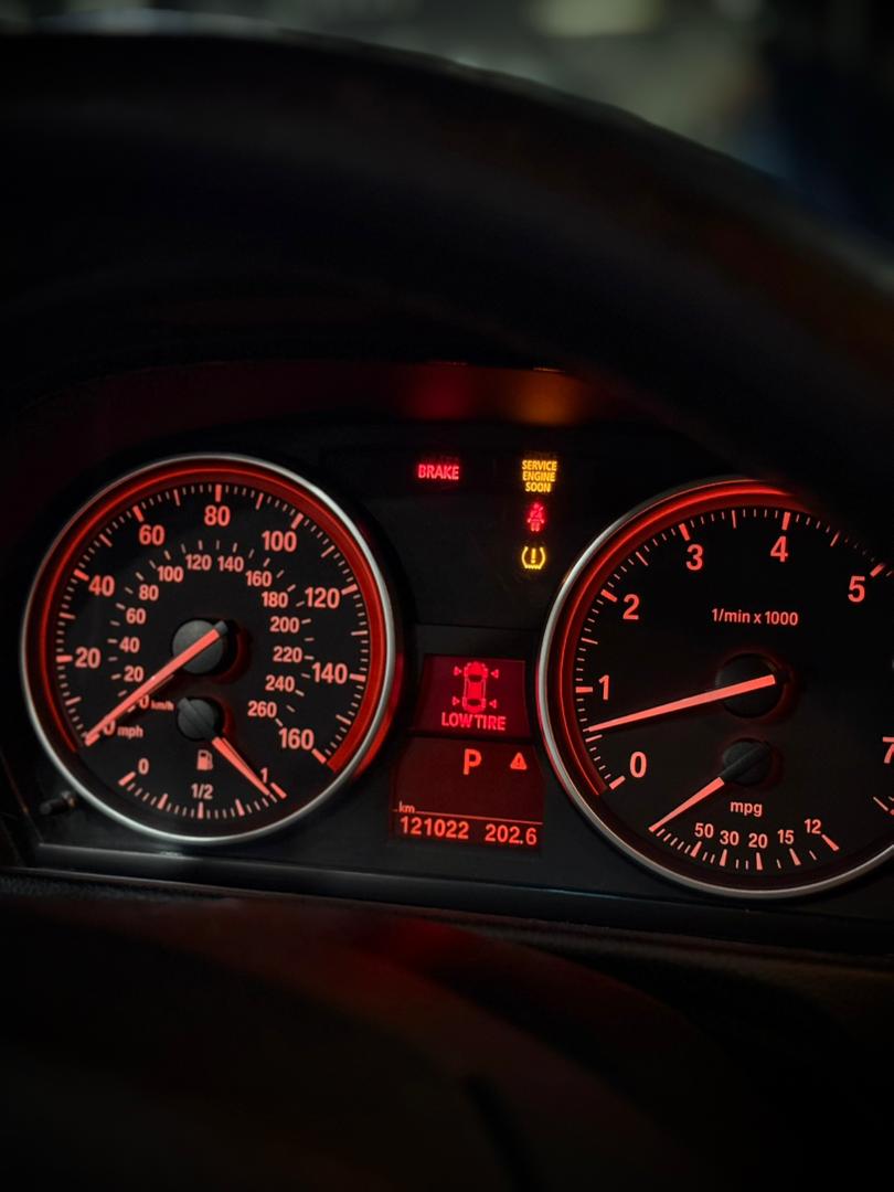 BMW 328I 2008 - Image 9