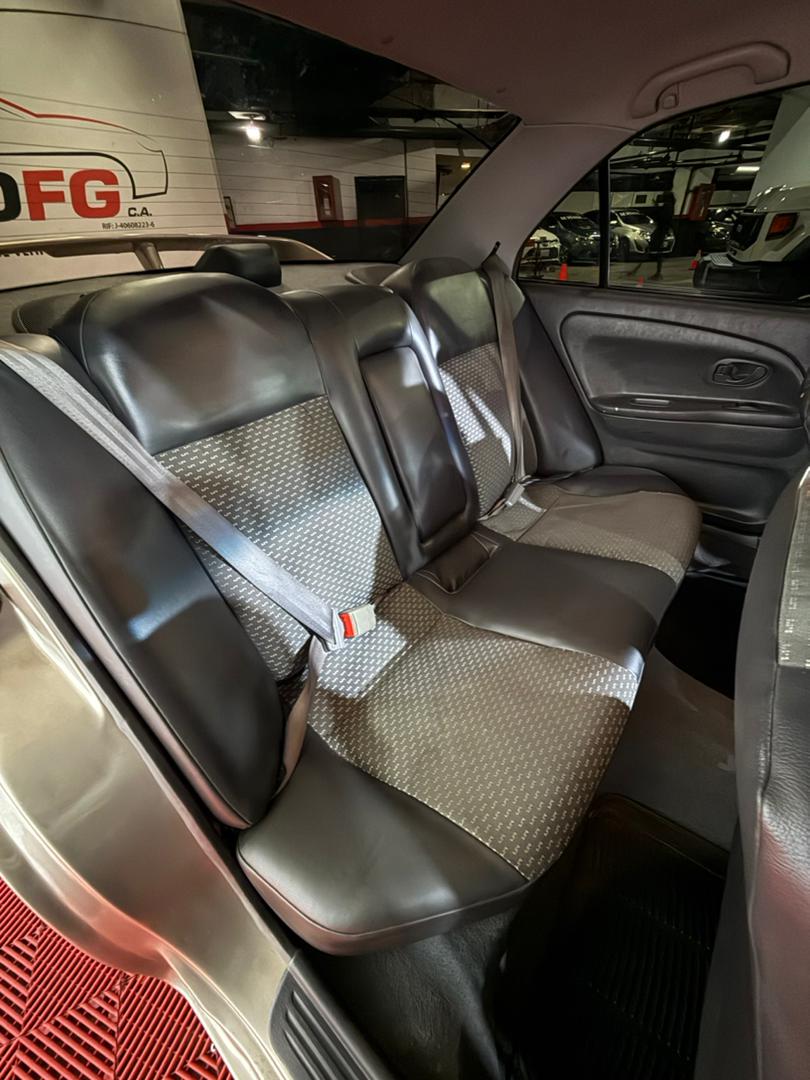 MITSUBISHI SIGNO GLX 2010 - Image 12