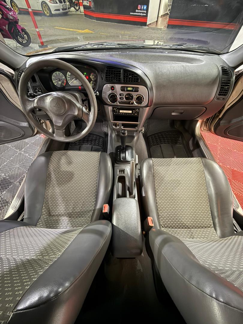 MITSUBISHI SIGNO GLX 2010 - Image 9