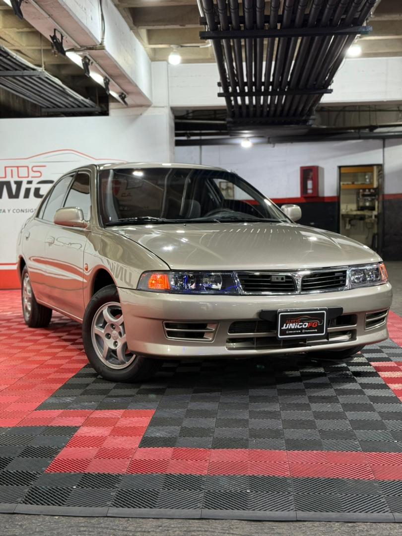 MITSUBISHI SIGNO GLX 2010 - Image 4