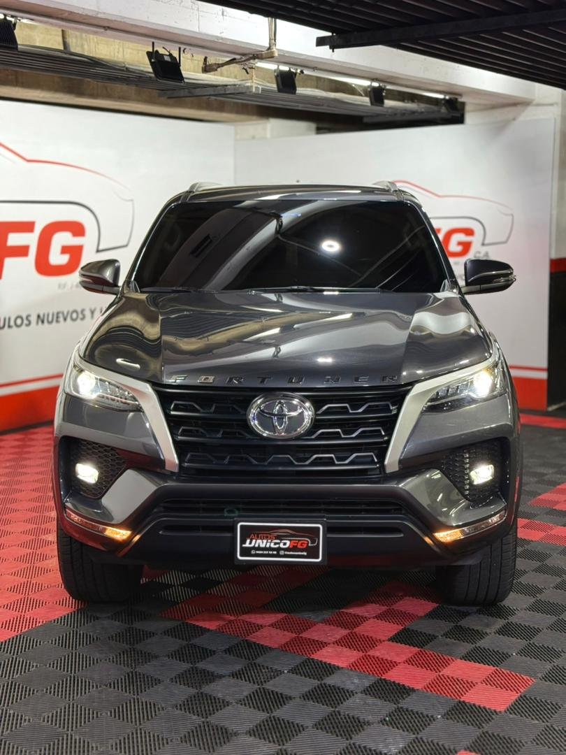 TOYOTA FORTUNER 4X4 2024 - Image 3