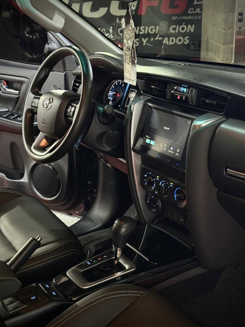 TOYOTA FORTUNER 4X4 2024 - Image 9