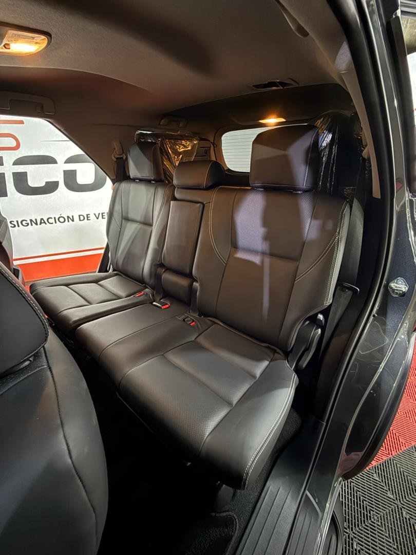 TOYOTA FORTUNER 4X4 2024 - Image 12