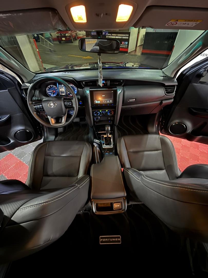 TOYOTA FORTUNER 4X4 2024 - Image 8
