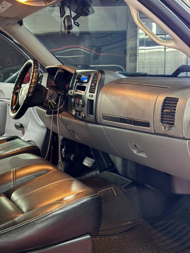 CHEVROLET SILVERADO 2011 - Image 8