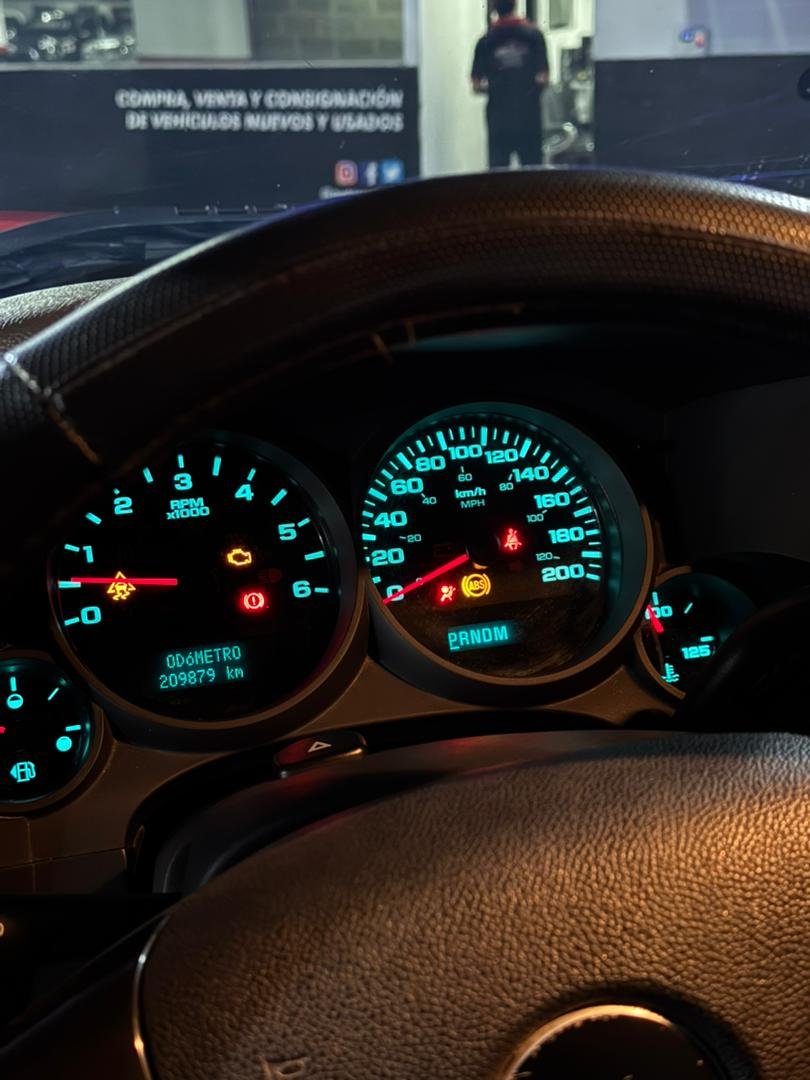 CHEVROLET SILVERADO 2011 - Image 10