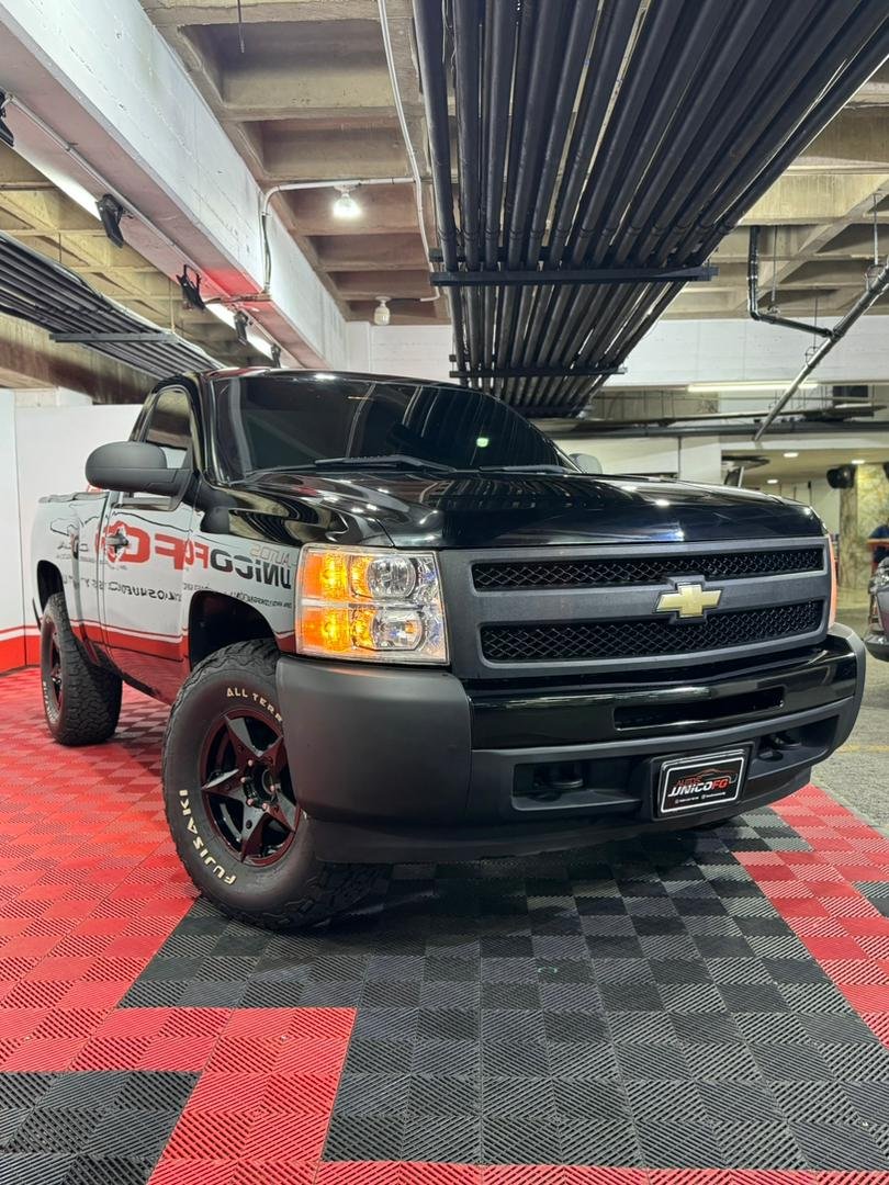 CHEVROLET SILVERADO 2011 - Image 2