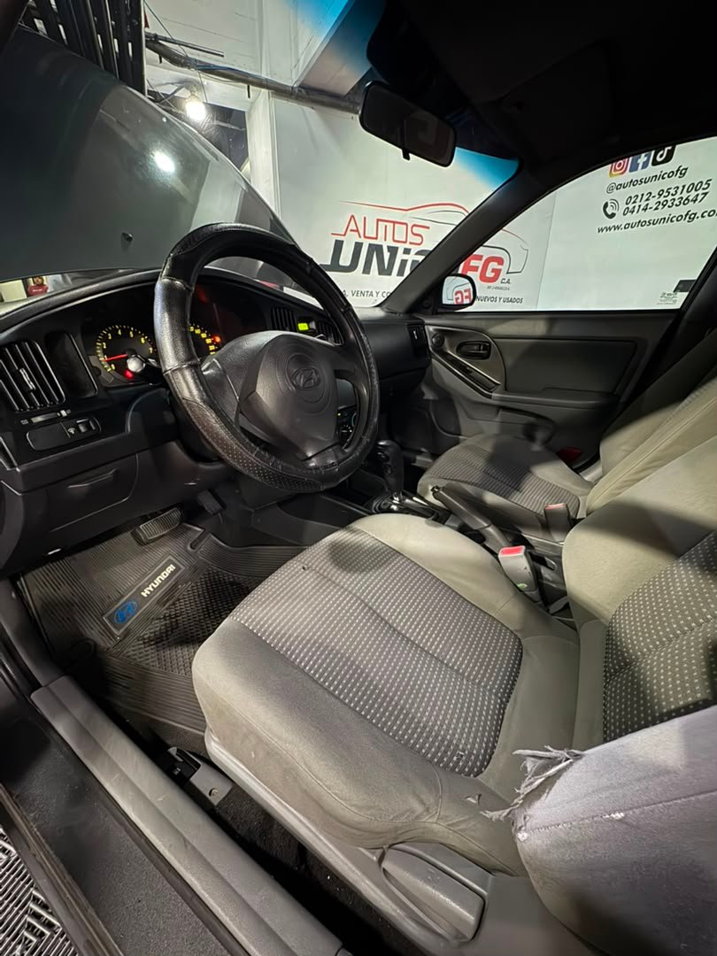 HYUNDAI ELANTRA 2011 - Image 6