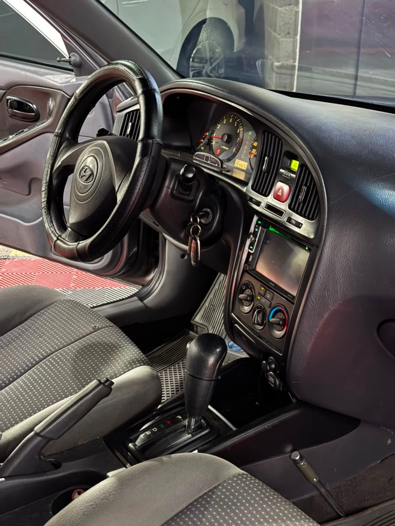 HYUNDAI ELANTRA 2011 - Image 8