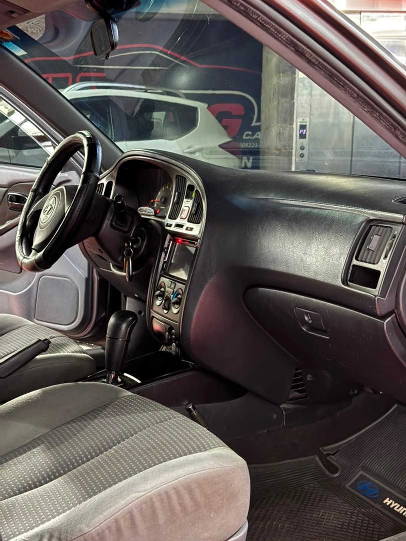 HYUNDAI ELANTRA 2011 - Image 7