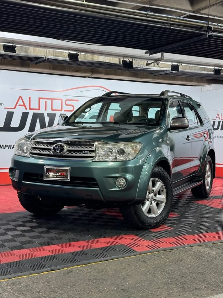 TOYOTA FORTUNER 4X4 2012