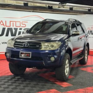 TOYOTA FORTUNER 4X4  2011