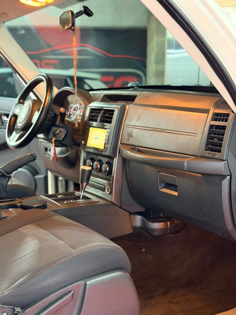 JEEP CHEROKEE KK SPORT 2013 - Image 8