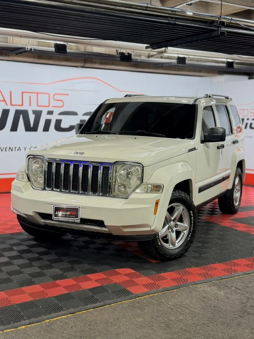 JEEP CHEROKEE KK SPORT 2013