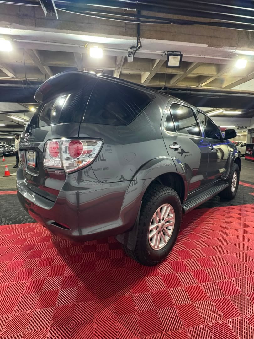 TOYOTA FORTUNER 2014 - Image 4