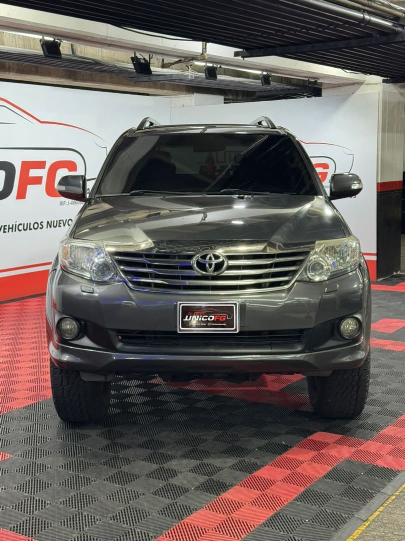 TOYOTA FORTUNER 2014 - Image 2