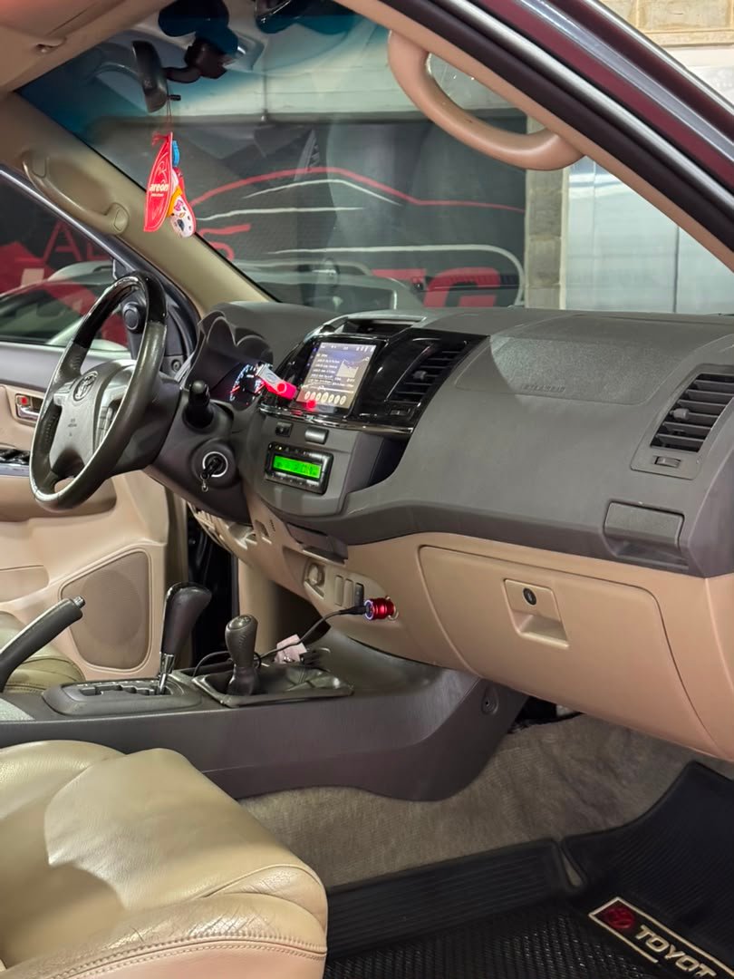 TOYOTA FORTUNER 2014 - Image 8