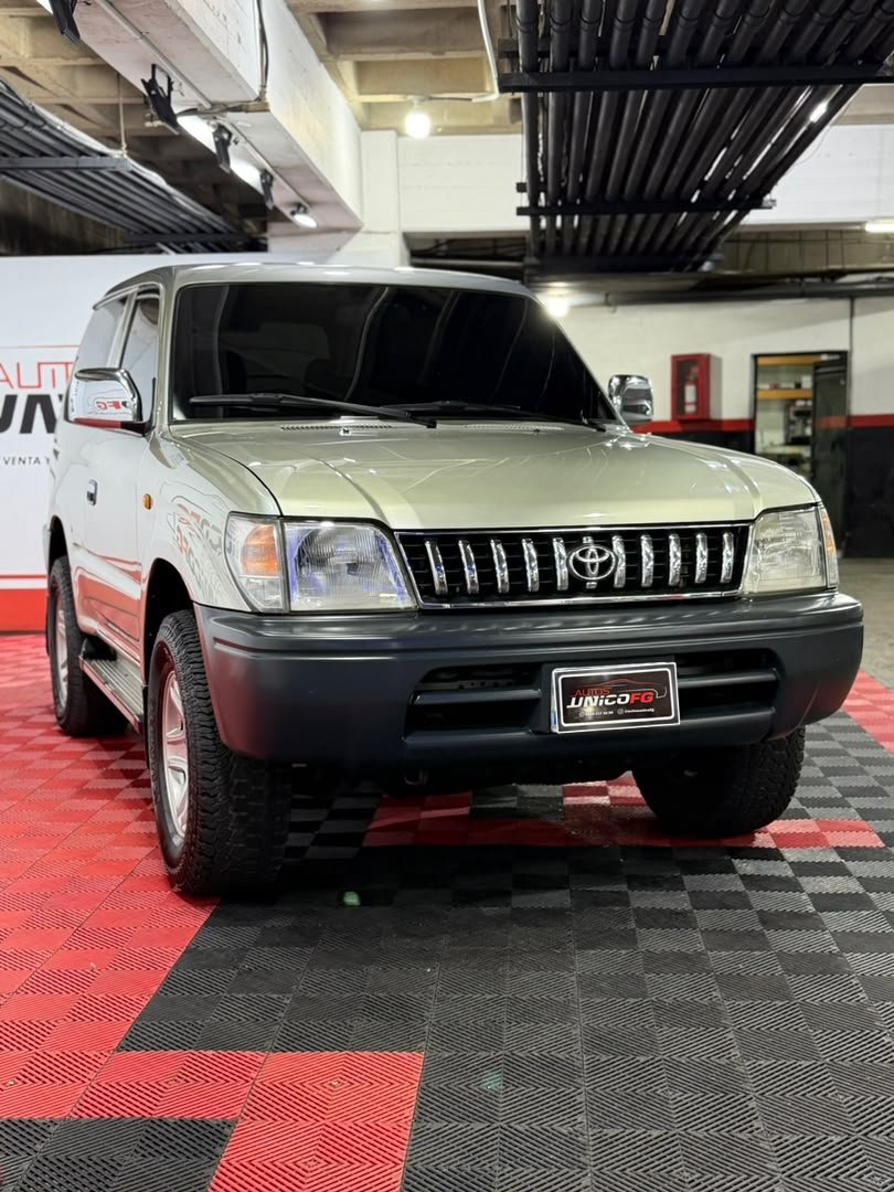 TOYOTA MERU 2009 - Image 2