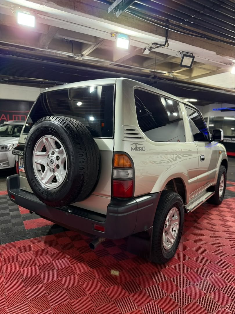 TOYOTA MERU 2009 - Image 4