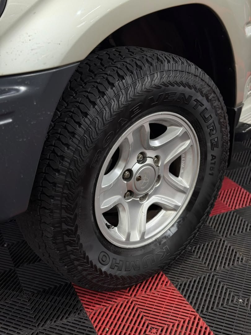 TOYOTA MERU 2009 - Image 15
