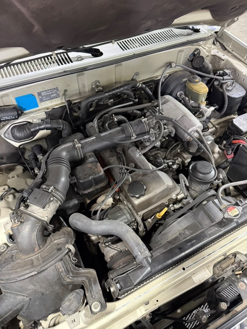 TOYOTA MERU 2009 - Image 16