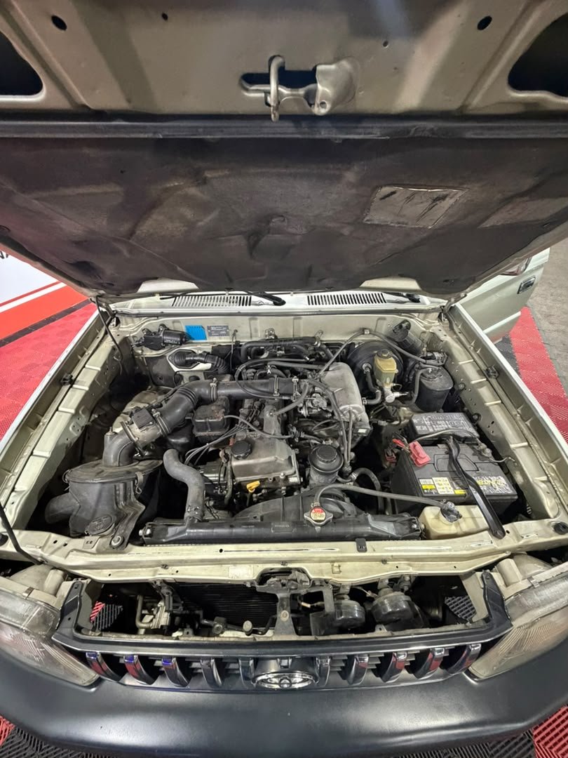 TOYOTA MERU 2009 - Image 17