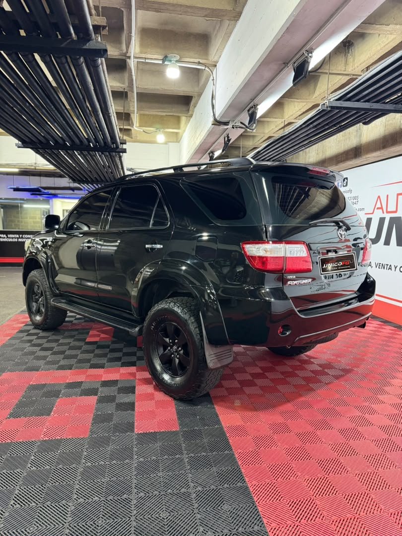 TOYOTA FORTUNER 2011 - Image 6