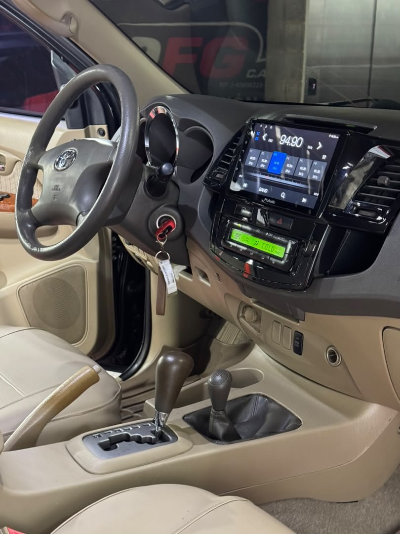 TOYOTA FORTUNER 2011 - Image 9
