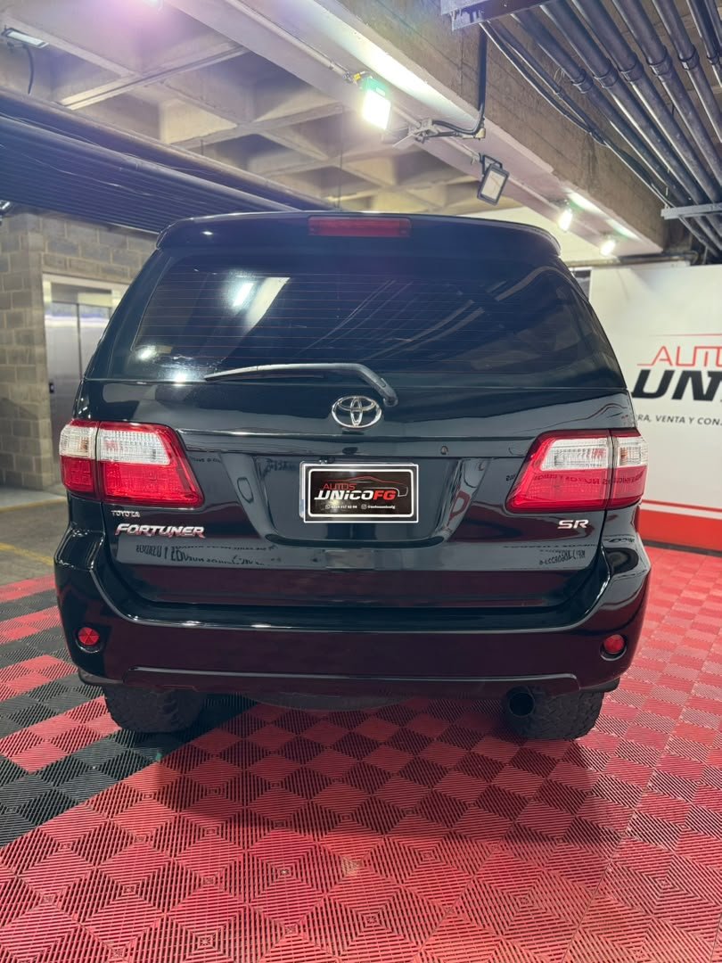 TOYOTA FORTUNER 2011 - Image 5