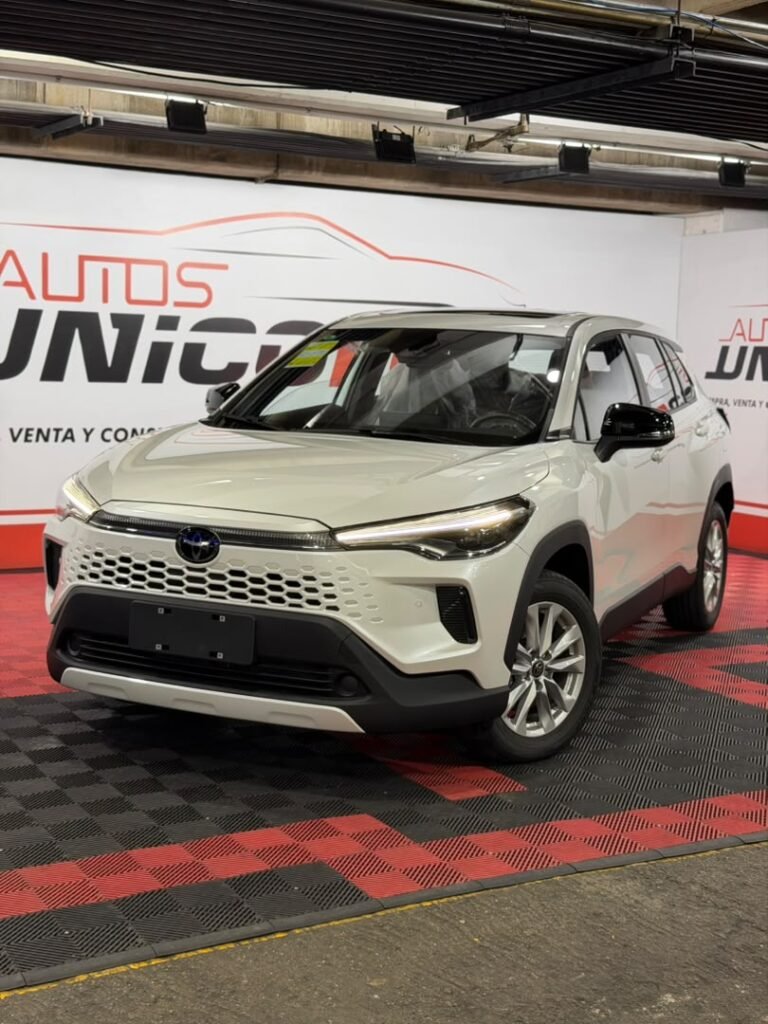 TOYOTA CROSSOVER 2025
