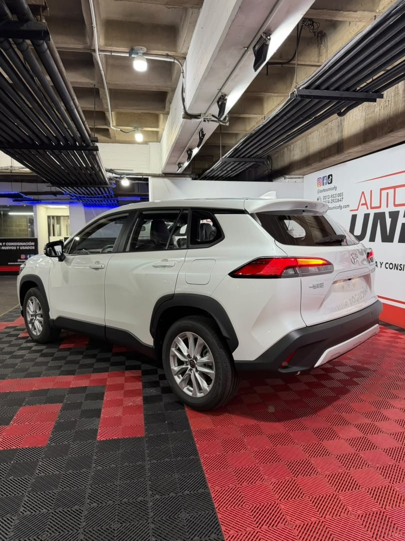 TOYOTA CROSSOVER 2025 - Image 6