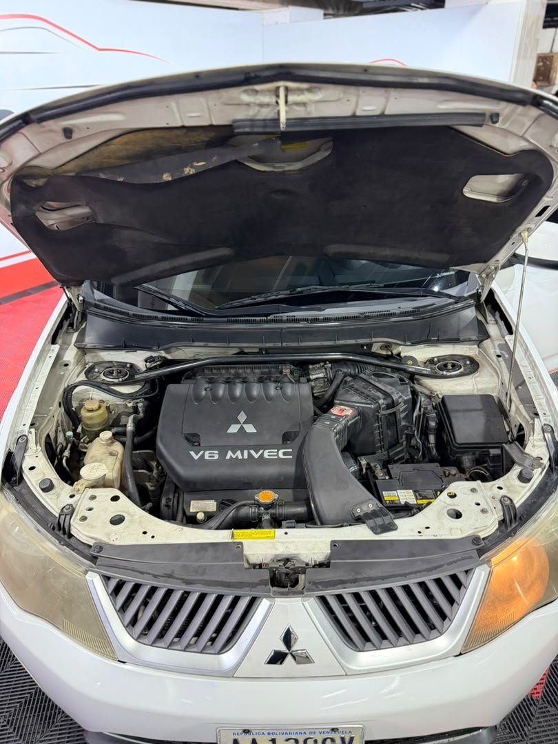 MITSUBISHI OUTLANDER 2009 - Image 12